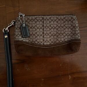EUC Coach Wristlet and Hangtag